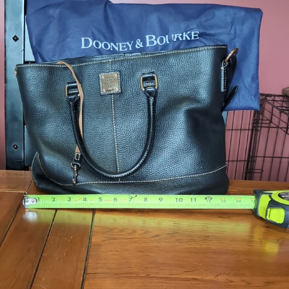 Dooney & Bourke Black Leather Women's Bag - Picture 8 of 8